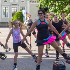 Kangoo jumps-perhetunti
